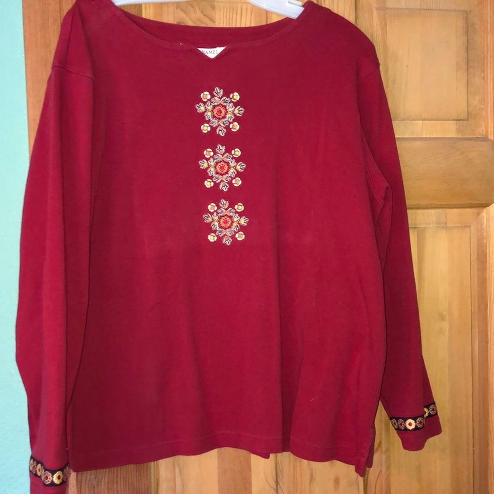 Fun holiday top!